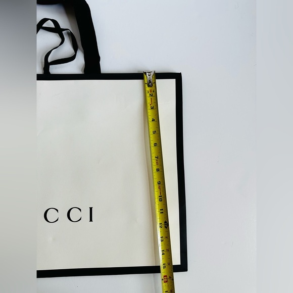 Authentic Gucci white and black XL Gift Shopping Bag Brand New - Picture 5 of 6